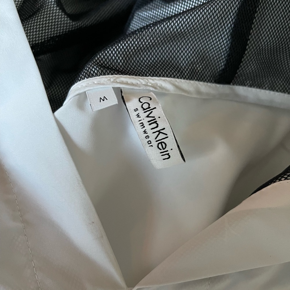 NWOT (New Without Tag) CALVIN KLEIN Hoodie - Picture 13 of 15